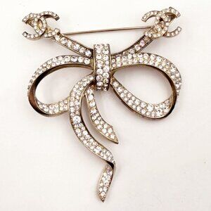 Chanel Gold CC Bow Ribbon Crystal Brooch